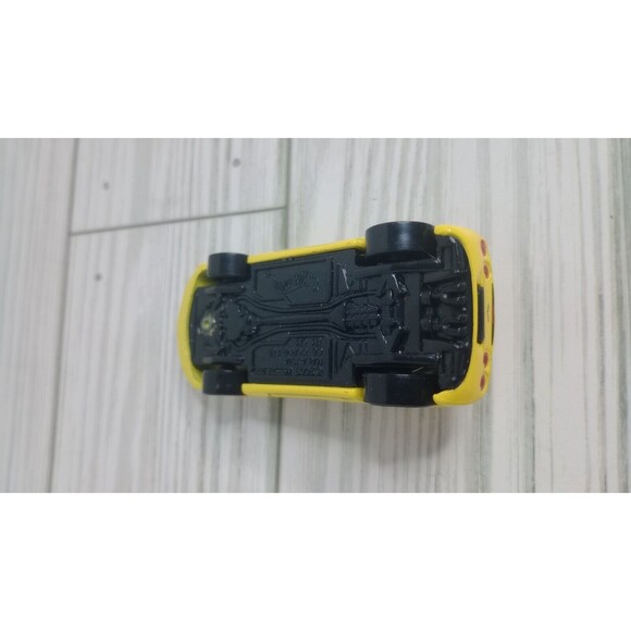 Hot Wheels Chevrolet Corvette C6, Yellow with White Stripes, 1:64; Loose - Picture 7 of 7